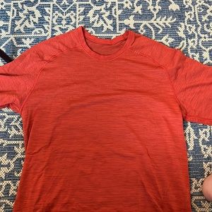 Lululemon Burnt Orange Medium Mens Workout Shirt